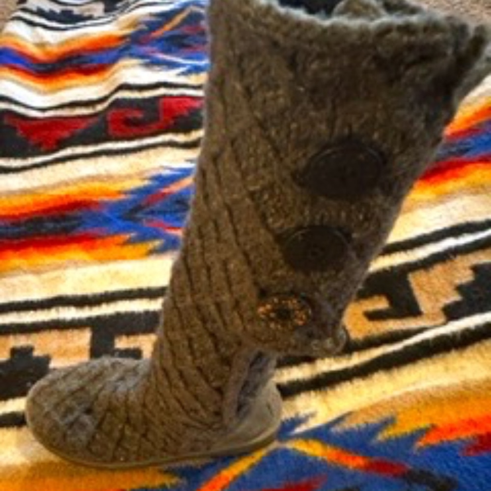 UGG Classic Carry Knit boots